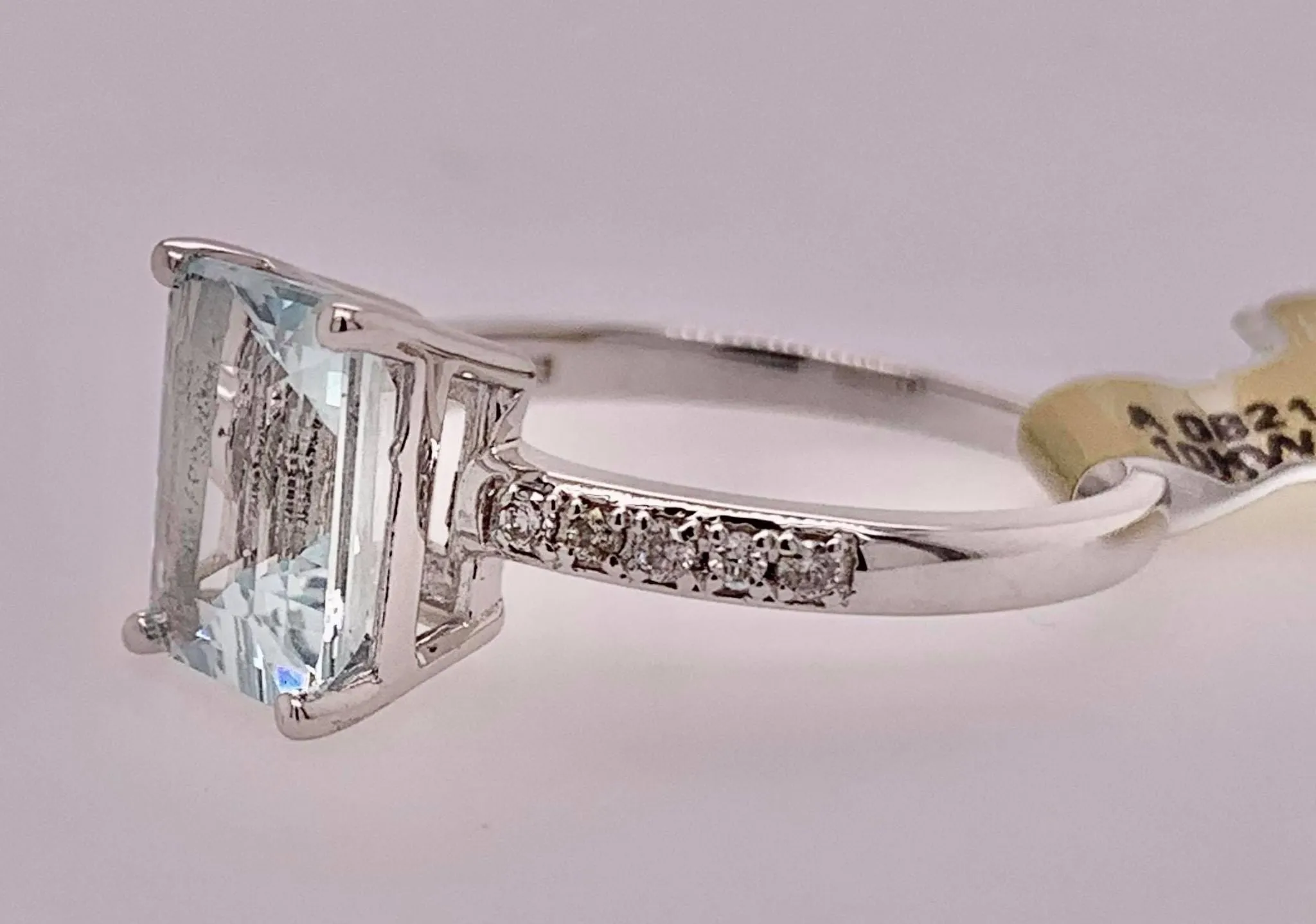 10K Aquamarine & Diamond Ring