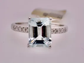 10K Aquamarine & Diamond Ring