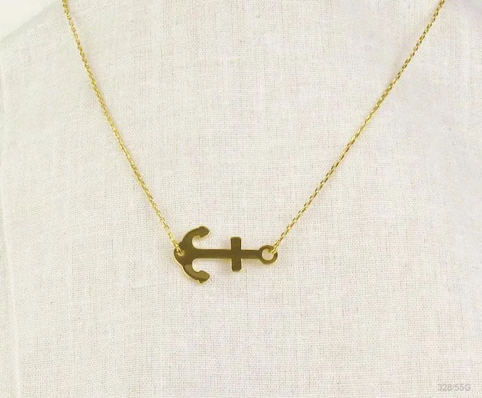 Anchors Away Necklace in Gold