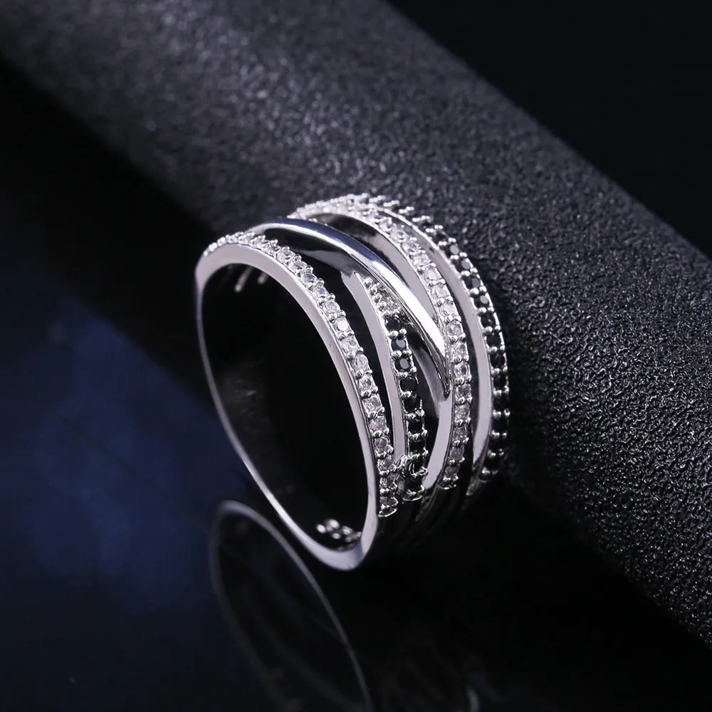 Fashion Jewelry Elegant Winding Puzzle Ring for Women with Zircon in Silver Color