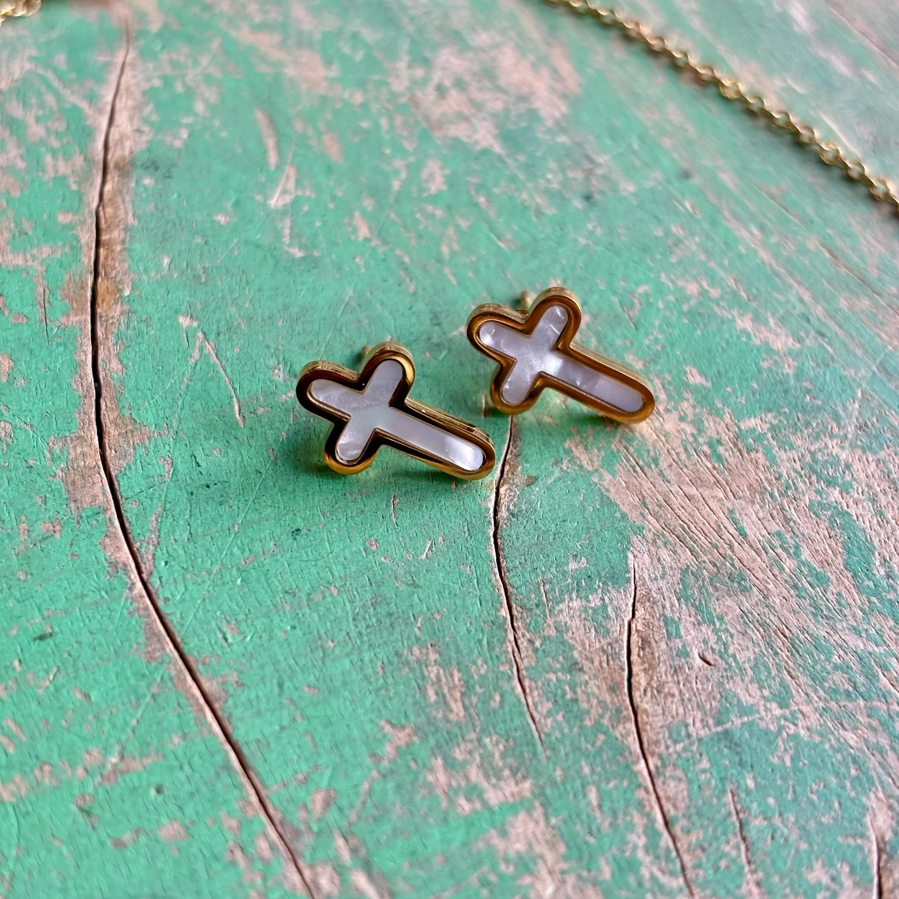 Linked Colorful Gold Crosses Sets