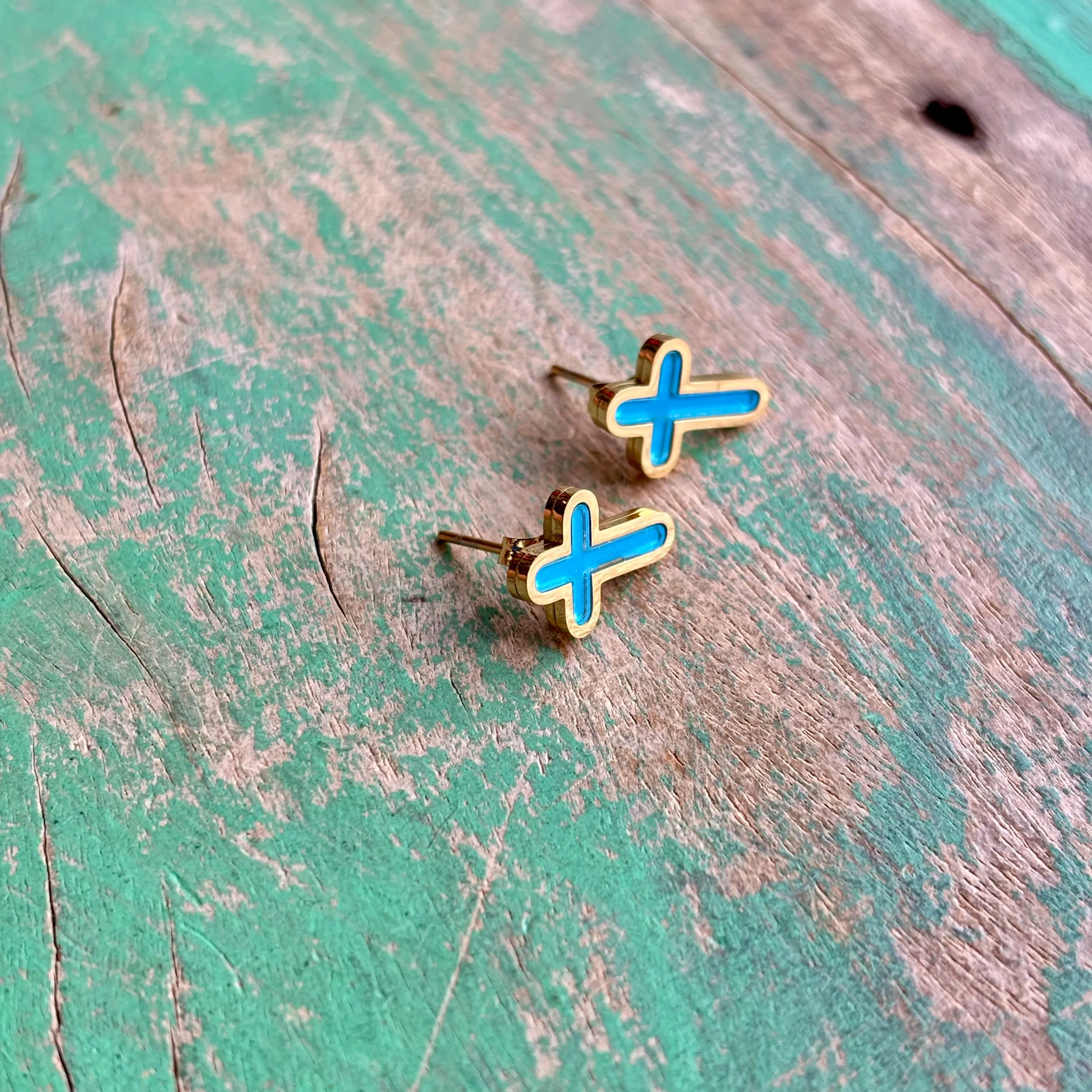 Linked Colorful Gold Crosses Sets