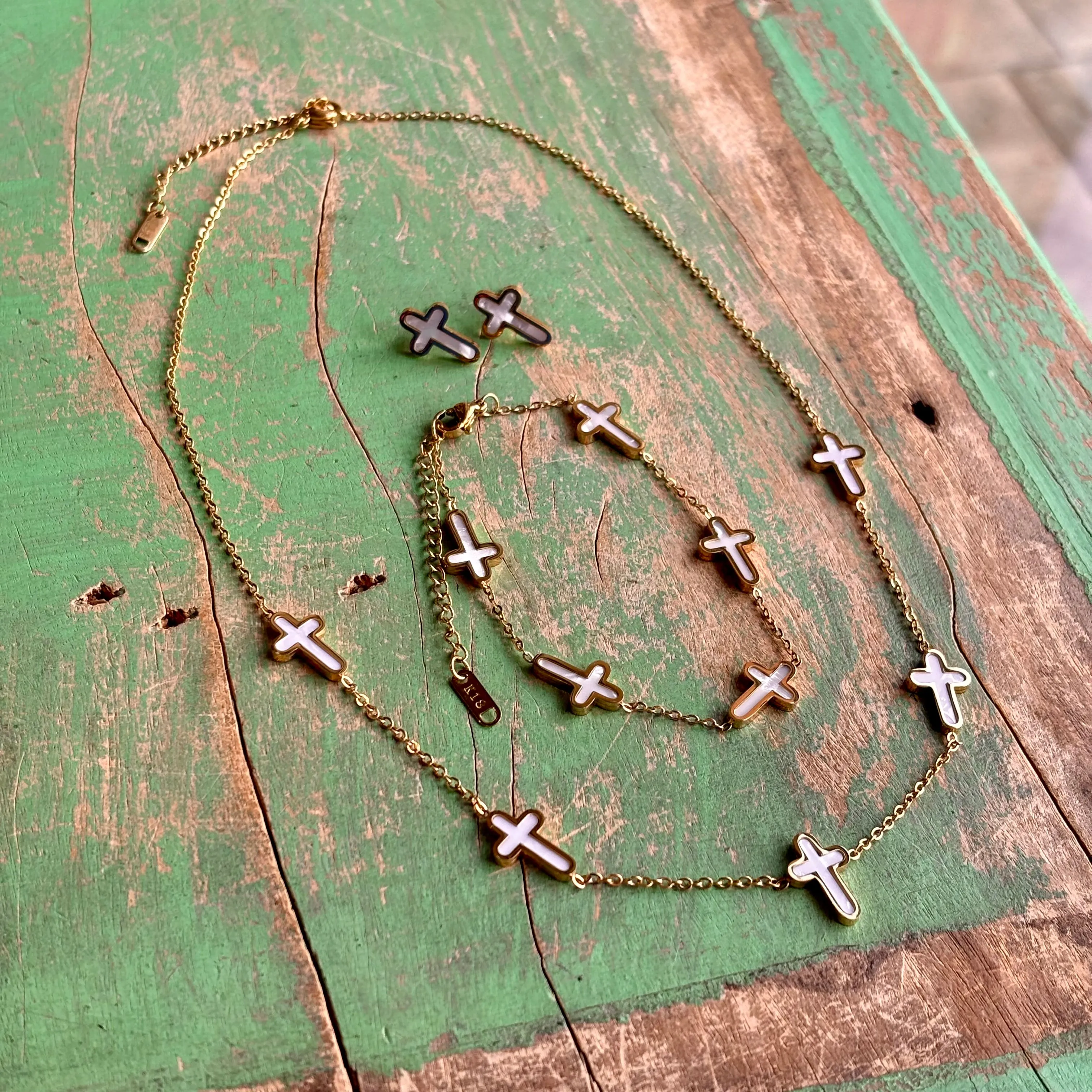 Linked Colorful Gold Crosses Sets