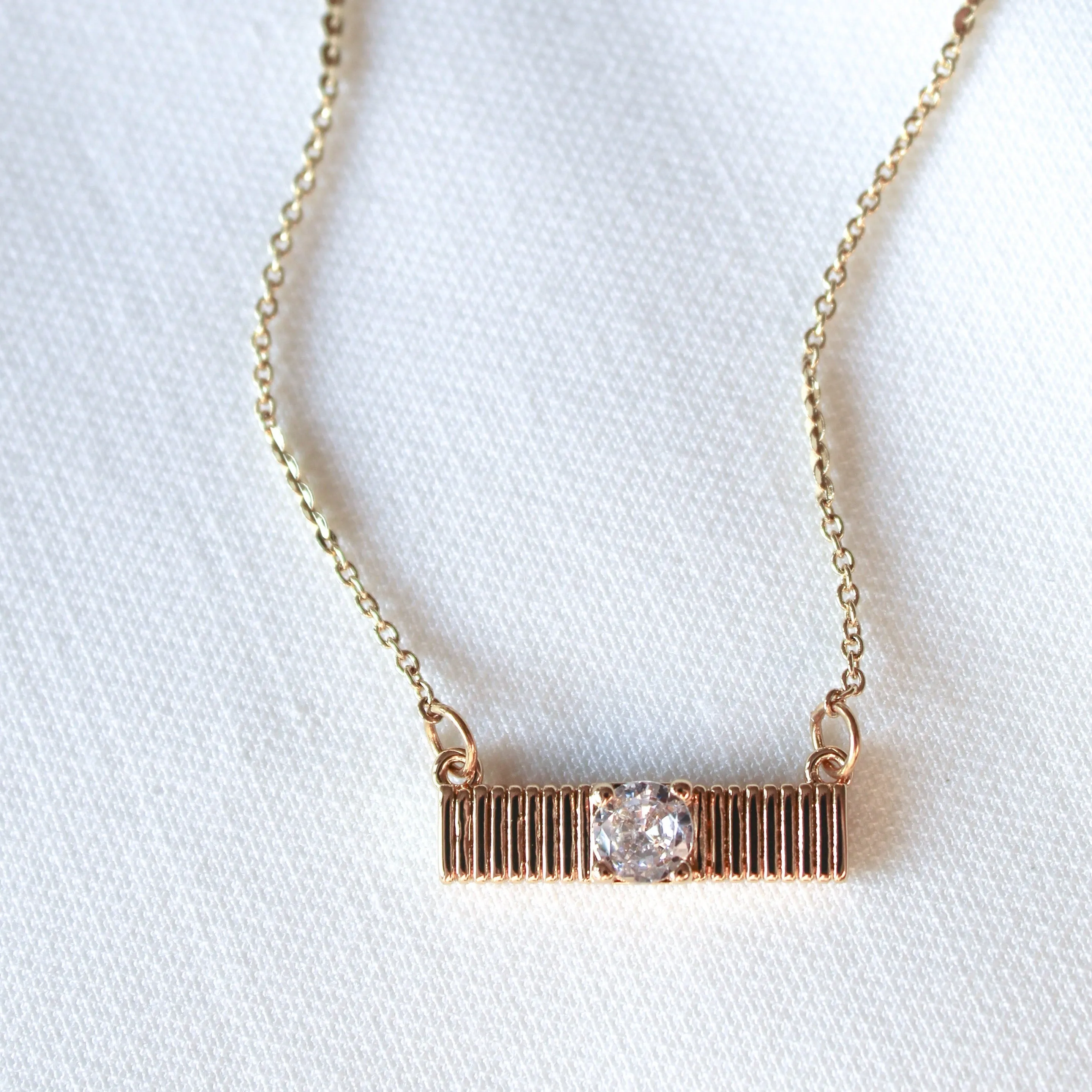 Quinn Bar Necklace