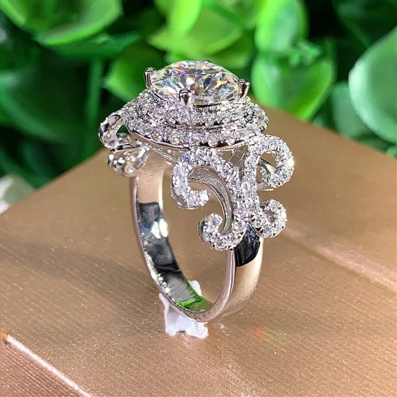 Victorian Jewelry Fashion Round Cut Zircon Cocktail Rings for Women in Silver Color